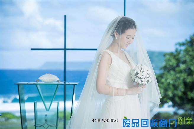 方志友幸福婚纱曝光！女儿Mia可爱入镜