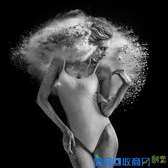 面粉与舞者的激情碰撞，人体力量之美竟如此震撼