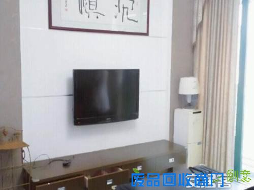 西乡地铁步行十分钟,楼下沃尔玛