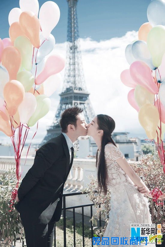 黄晓明Baby正版婚纱照曝光 巴黎拥吻浪漫唯美