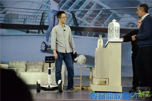 Intel联手小米、赛格威：推机器人管家平衡车