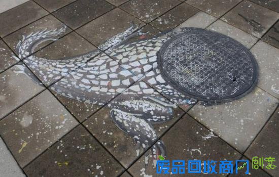 济南一高校现手绘井盖 动漫形象萌翻学生