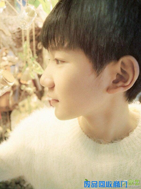 qq皮肤 浅沫黎 男生的侧脸很好看 