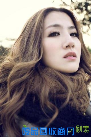 巧用构图与美姿 剑走偏锋拍好唯美人像