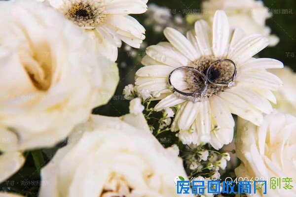 创意婚戒拍摄灵感，海外婚礼的正确打开方式