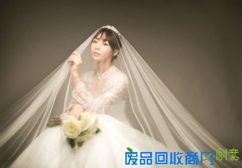 北京婚纱摄影；婚纱照经典造型盘点