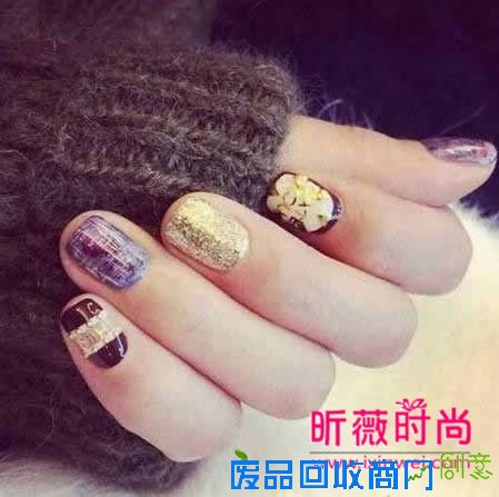 美甲和毛衣搭配更配哦