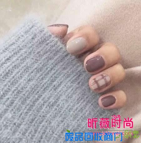 美甲和毛衣搭配更配哦