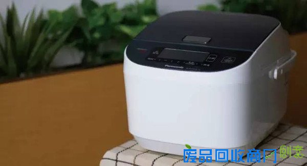 一道用电饭煲就能轻松完成的创意料理,绝对是懒人必备!