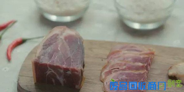 一道用电饭煲就能轻松完成的创意料理,绝对是懒人必备!