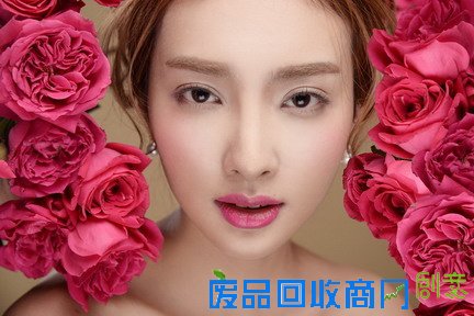 拍婚纱照哪个店好八月照相馆给你答案