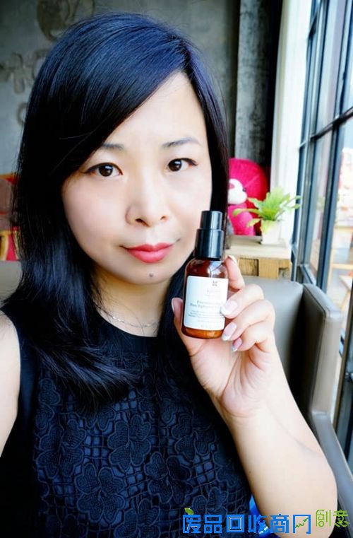 科颜氏精准紧颜提升精华乳液，重拾青春，让嘴角上扬~