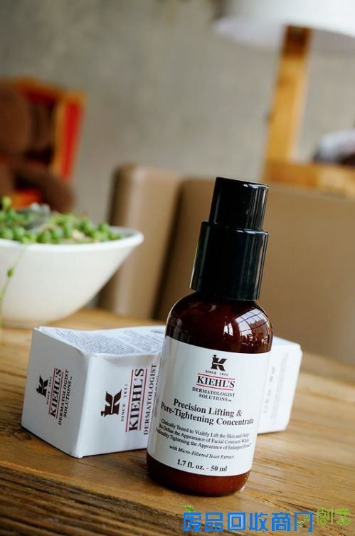 科颜氏精准紧颜提升精华乳液，重拾青春，让嘴角上扬~