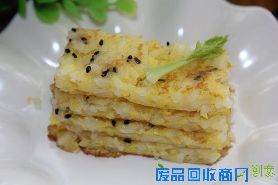 米饭鸡蛋饼
