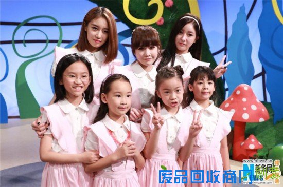 T-ara变身“俏皮美厨娘”  现场教唱《可爱颂》萌力十足【组图】