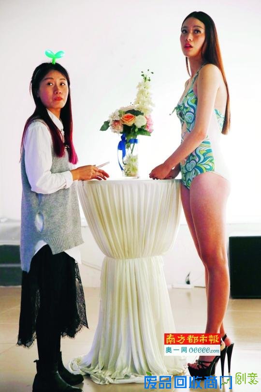 高校举办内衣创意作品展 现场光彩夺目(图)