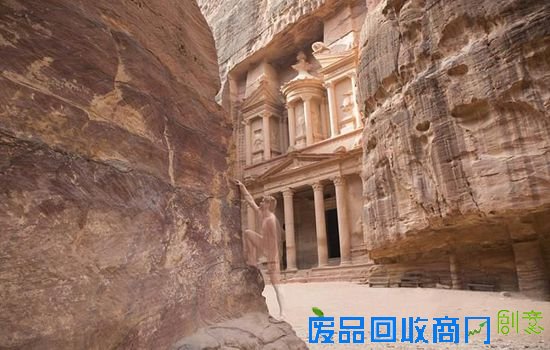 美国35岁人体绘画艺术家特瑞娜·梅里(Trina