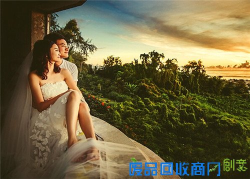 最浪漫唯美的海边婚纱照