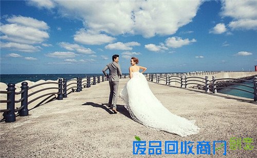 最浪漫唯美的海边婚纱照