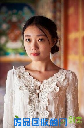 台媒:罗马尼亚女摄影师环游世界 绘世界美女地图}