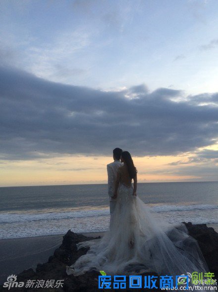 安小主陶昕然浪漫唯美婚纱照曝光 与丈夫深情对望