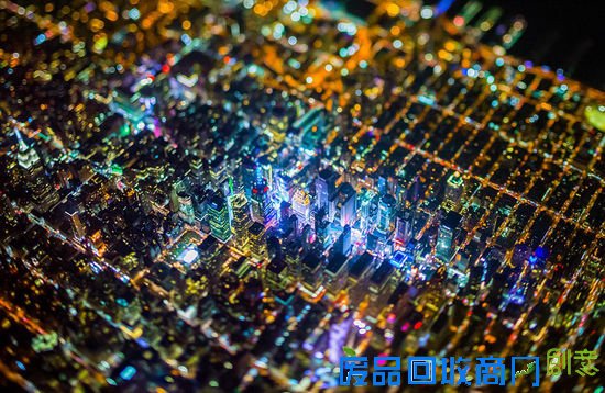美摄影师两千米高空俯拍大都市绚丽夜景(高清组图)