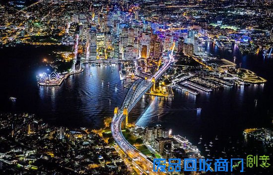 美摄影师两千米高空俯拍大都市绚丽夜景(高清组图)
