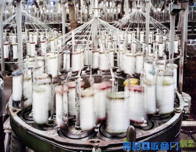 千丝万缕勾勒出美好一面 “纺织厂之美”摄影集