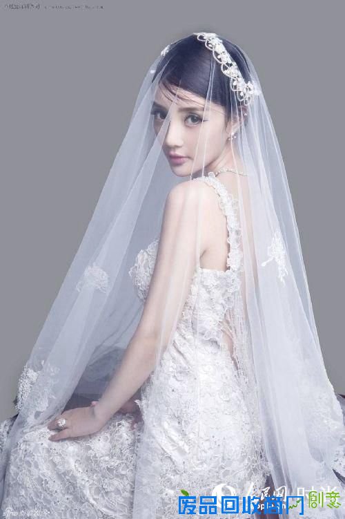 李小璐婚纱造型唯美动人