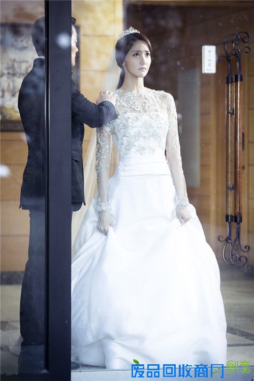 Angelababy婚纱照曝光 盘点中日韩女星绝美婚纱造型