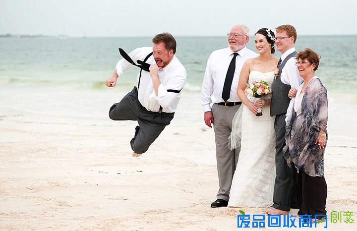 国际摄影协会盘点史上最搞笑婚纱照[组图]