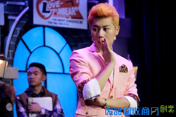 水密码《一年级》毕业汇演 喜悦与泪水交织