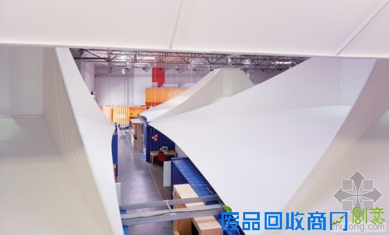 集装箱和帐篷结合会出现怎样的创意办公室 集装箱和帐篷结合会出现怎样的创意办公室