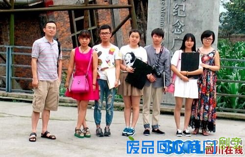 大学生创意“变现”德阳首张手绘旅游地图面市