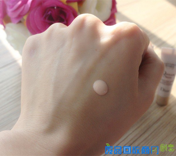 【蜜蜜小丸子】跨界护肤臻品---Dior梦幻美肌修颜乳