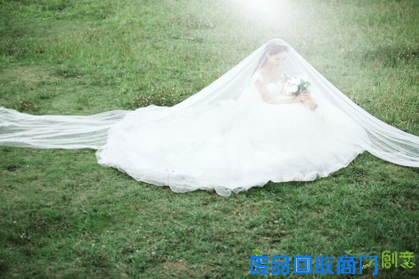 杭州影楼婚纱照 怎么选婚纱