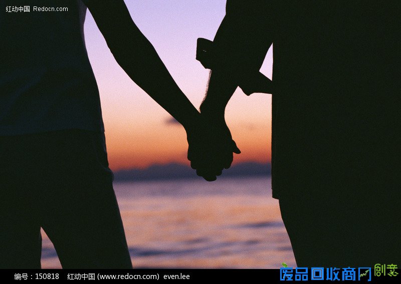 手拉手的情侣剪影图片