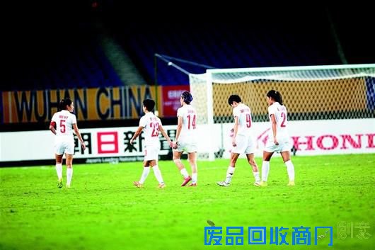 图文：这个夜晚，为玫瑰心痛