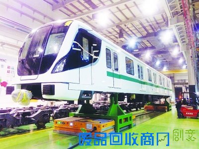 武汉地铁6号线“谍照”曝光 网友戏称“肥坨了”(图)