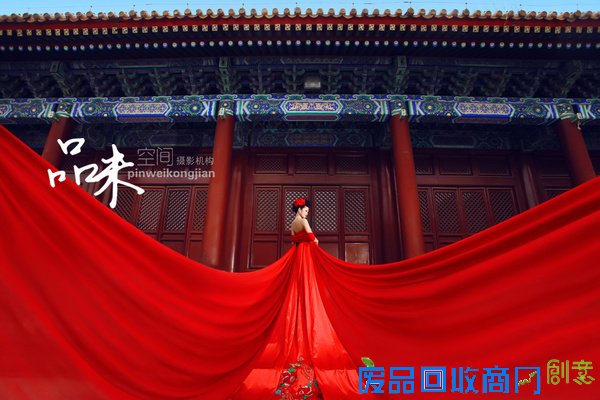 北京婚纱摄影;冬季拍婚纱照怎样选婚纱礼服