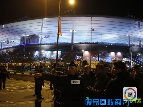 夜色巴黎：血腥，哀伤，坚强！