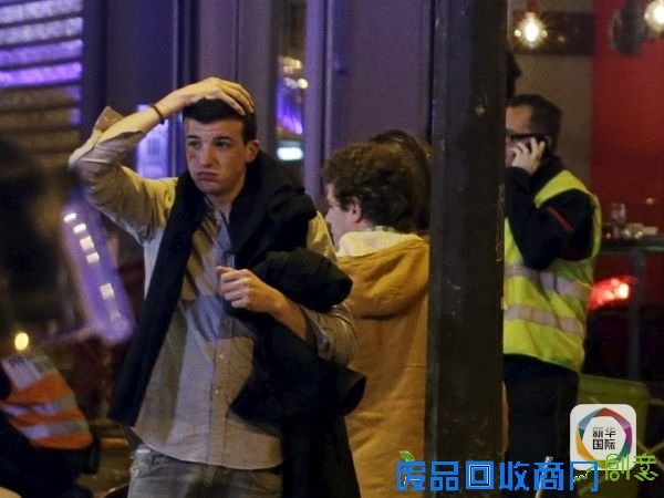 夜色巴黎：血腥，哀伤，坚强！