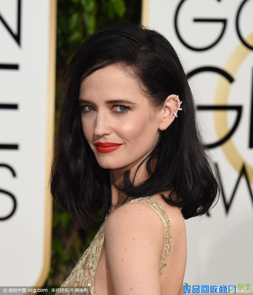 组图: 金球奖红毯“邦女郎”伊娃格林优雅迷人