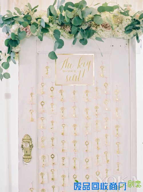 最有趣的祝福版还有这种插在上面的设计。