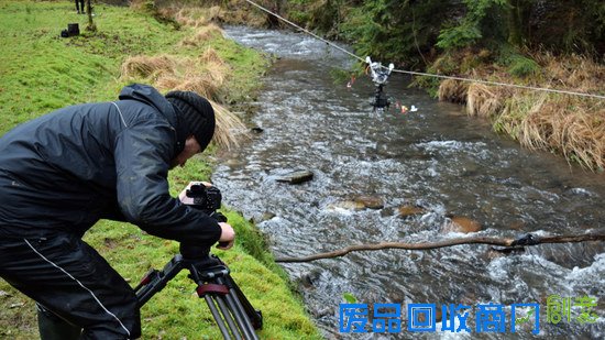 本届漂流赛改在室外进行