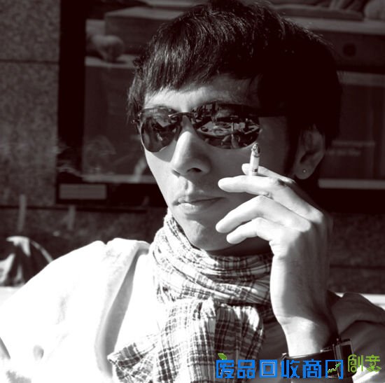 青色视觉摄影师-子藝