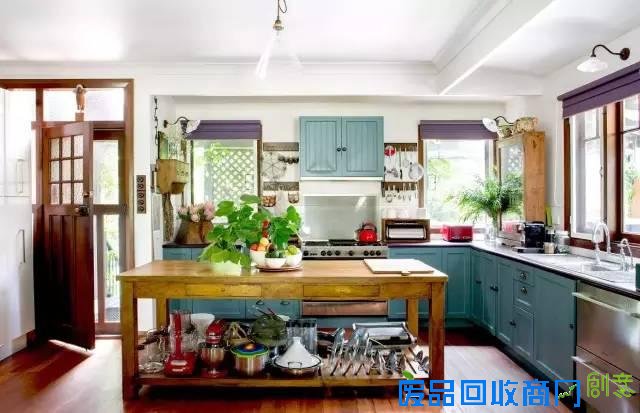 全家搬到方圆四十里没有人的荒野，到底图啥？