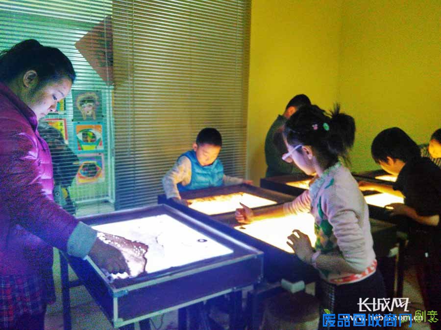 秦皇岛:丰富社区孩子寒假生活 创意美术课乐趣多