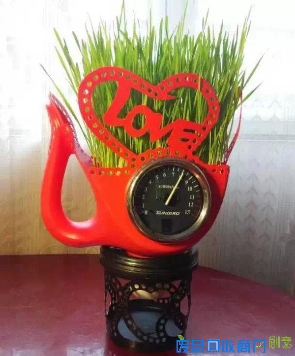 洗衣液瓶做成“花盆”，暑假做起来