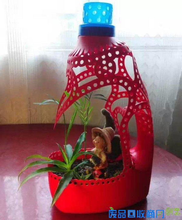 洗衣液瓶做成“花盆”，暑假做起来